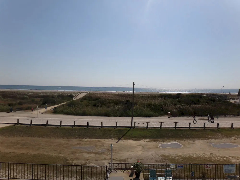 Le Boot Oceanfront Suites