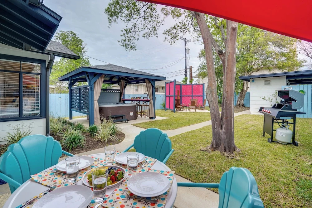 San Antonio Vacation Rental ~ 7 Mi to River Walk!