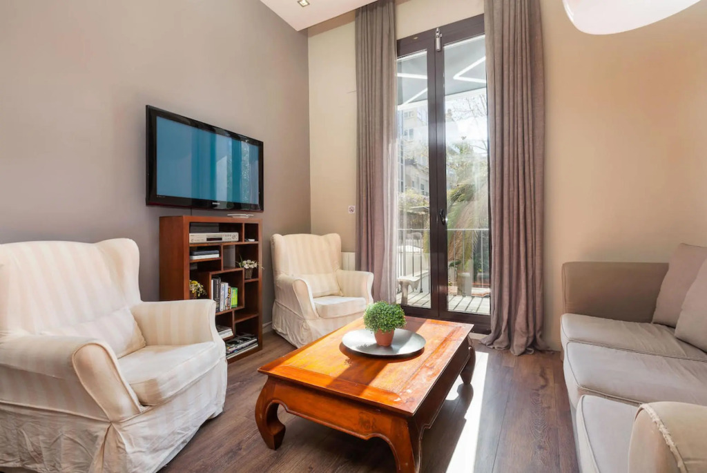 BATLLO 2 · Bright and luxury apartment next to P. de Gracia!