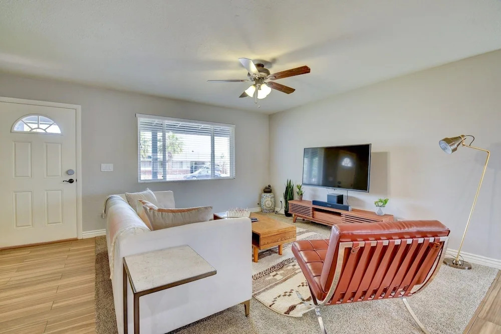 Designer Desert Escape In Old Town W/ Private Pool 4 Bedroom Home