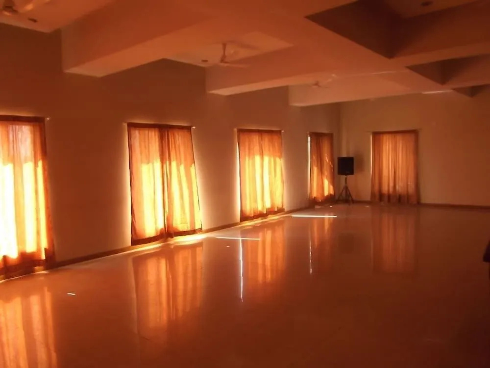Hotel Nisarg Lounge