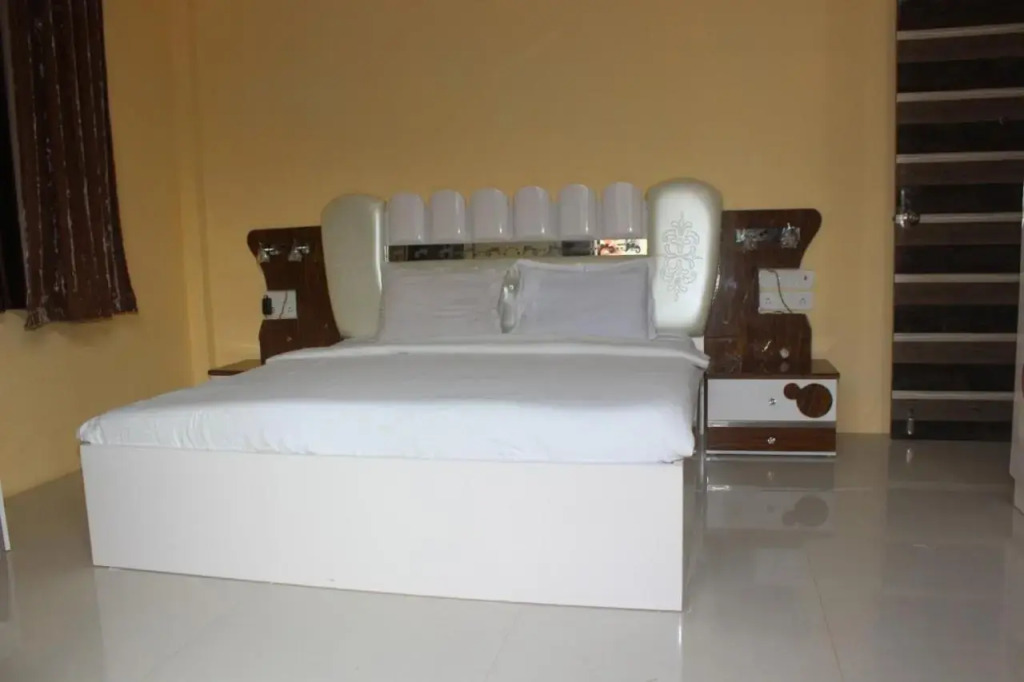 Villa 99 4BHK