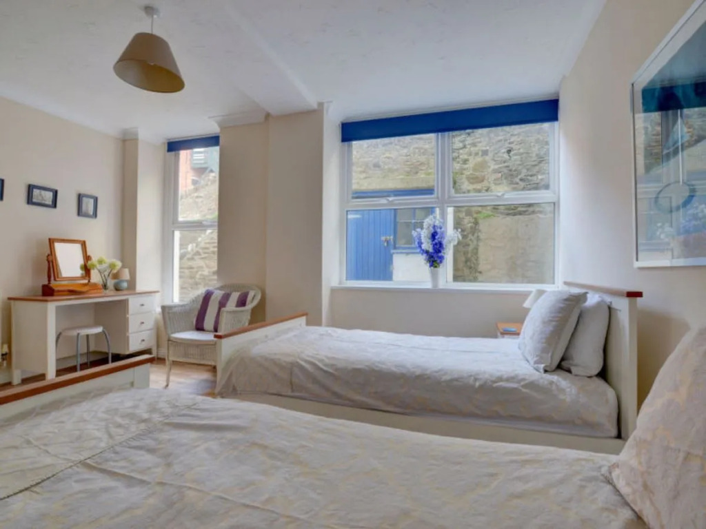 1 Devon Beach Court