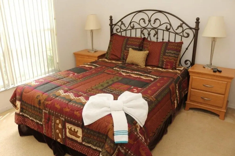 Affordable Gem With South Facing Pool! 5 Bedroom Home