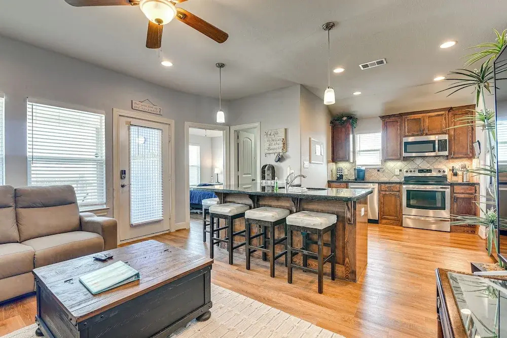 Golf Cart, Pool Access! Beach-walk Galveston Haven