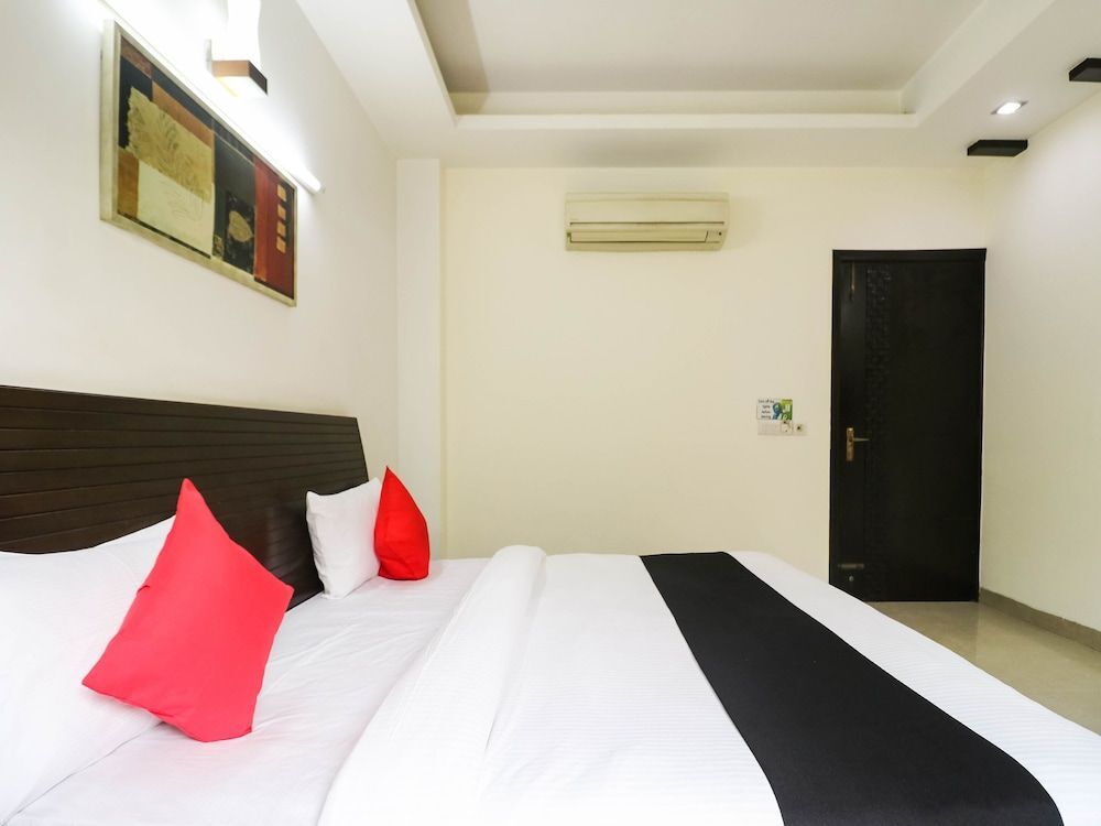 Hotel Green Wood By Dreamz Hospitality