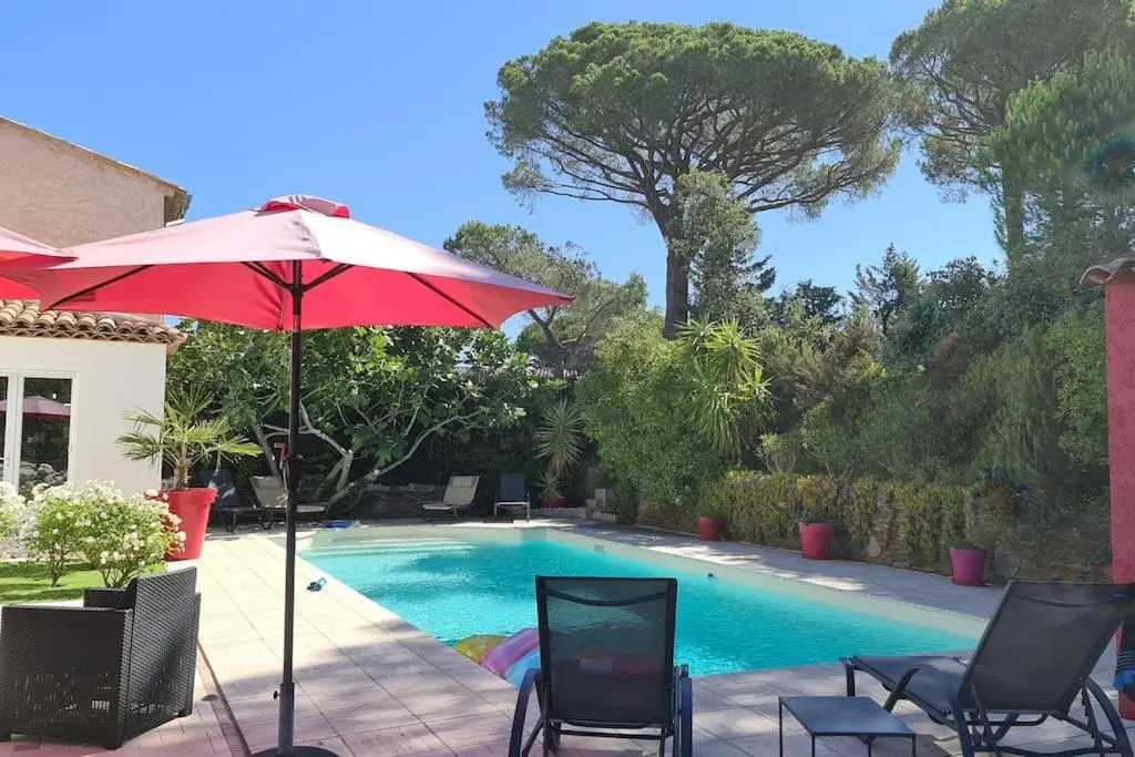 Ste Maxime Villa 5 etoiles Piscine chauffée et jacuzzi