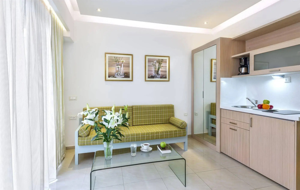 Eftihia Apartments by the sea