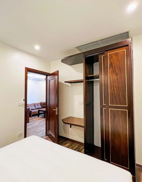Hanoi Apartment Lac Long Quan