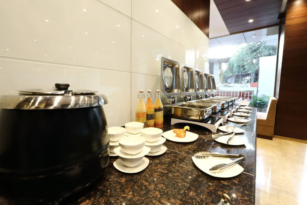 The Altruist Andheri Hotel