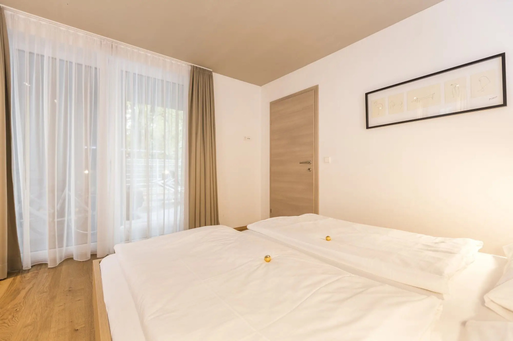 Room 4 & 5 Apartments