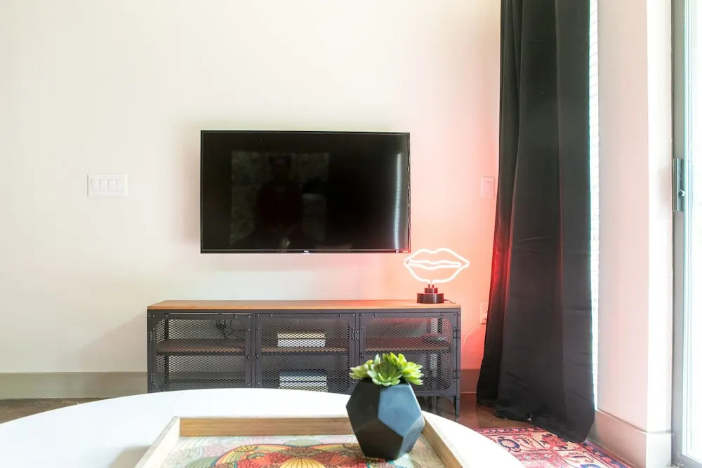 WanderJaunt - North Austin Apartments