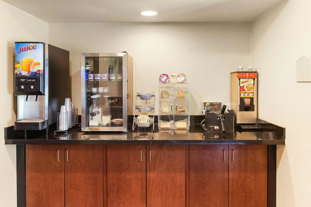 Cobblestone Hotel & Suites - Knoxville
