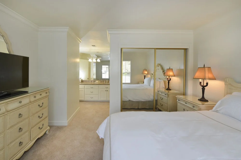 897 Oak Creek At Silverado 2 Bedroom Condo