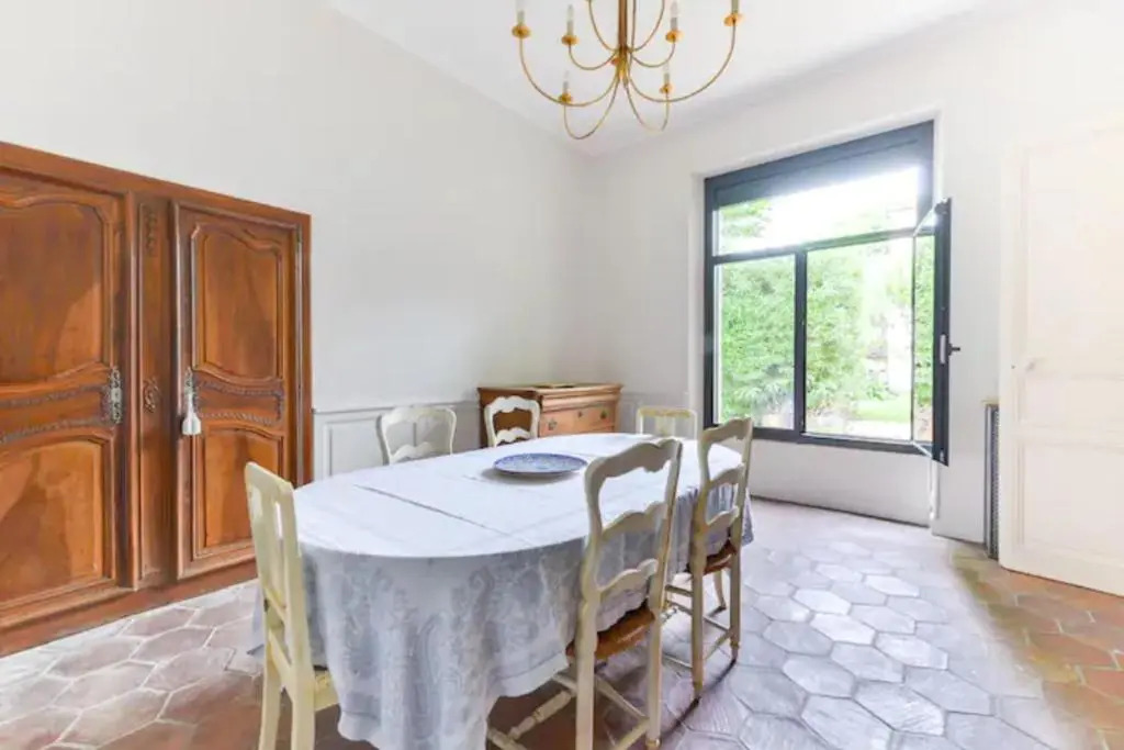MAGNIFIQUE VILLA À 10 MINUTES À PIED DU CENTRE-VILLE D'AVIGNON WiFI GRATUIT