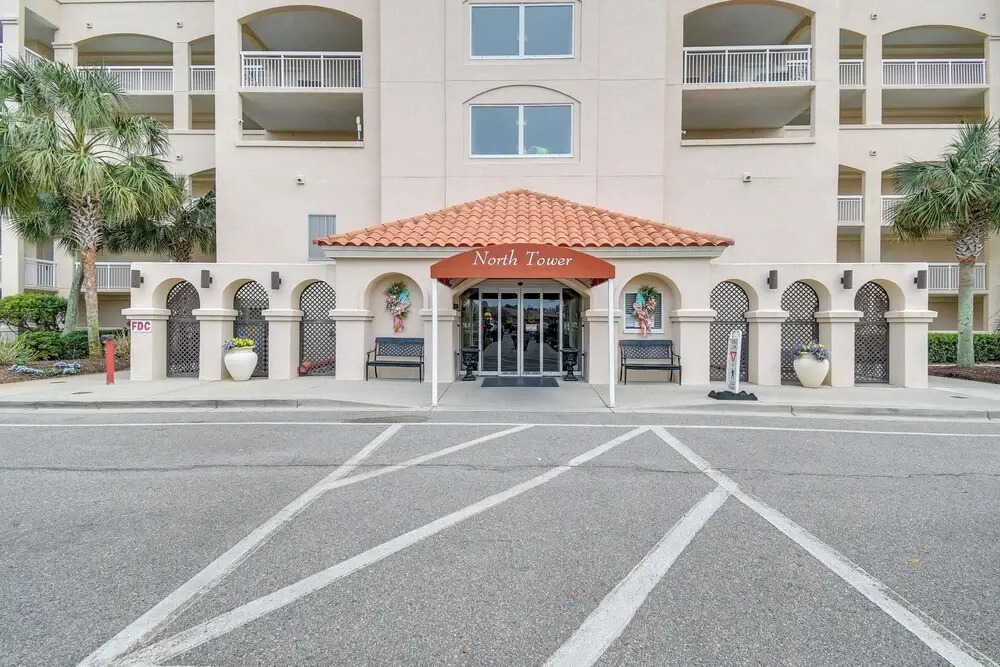 Barefoot Resort Condo ~ 2 Mi to Beach Access!