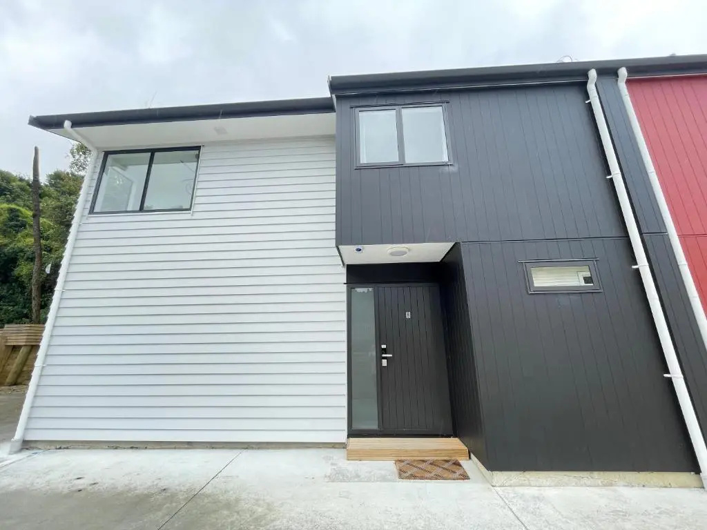 NO PARTY ALLOWED, Entire Brand New 3 bedroom townhouse, free unlimited fibre wifi and free parking