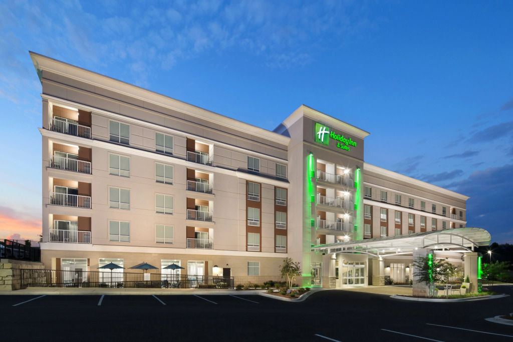 Holiday Inn & Suites Arden - Asheville Airport by IHG