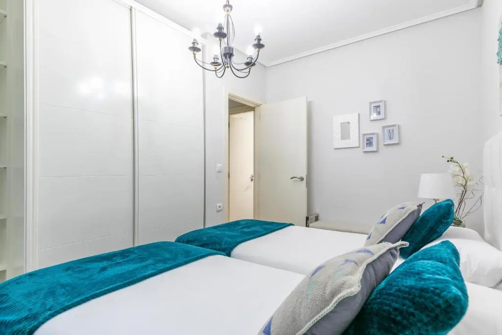 Gran Via 1.2 by Forever Rentals