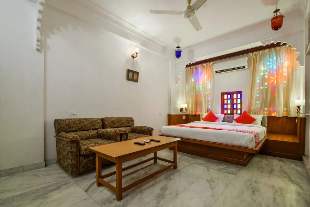 OYO 23380 Raj Palace
