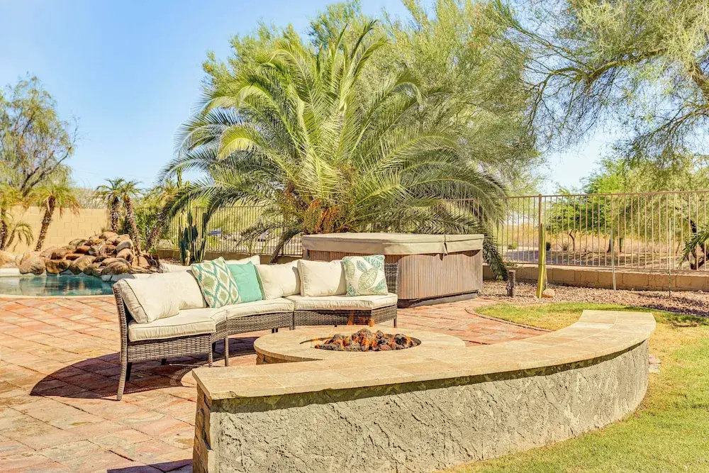 11 Mi to Phoenix Raceway: Luxury Sonoran Oasis!