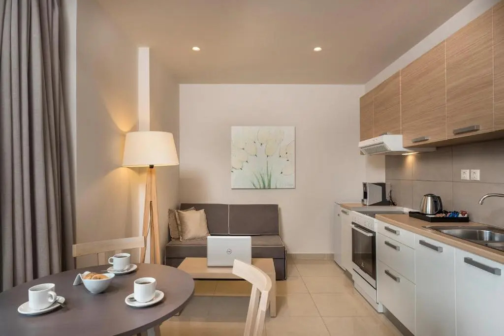 Trianon Luxury Apartments & Suites
