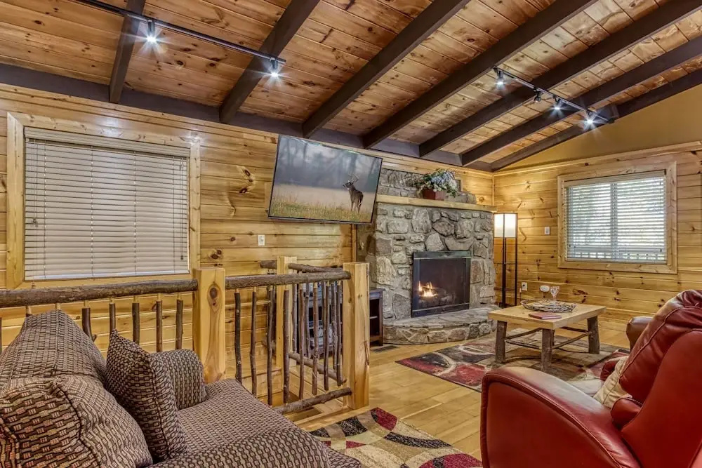 Gatlinburg Views A Unique Cabin Mountain Views Expansive Decks Adjacent To Gatlinburg & Ski Lodge cabin