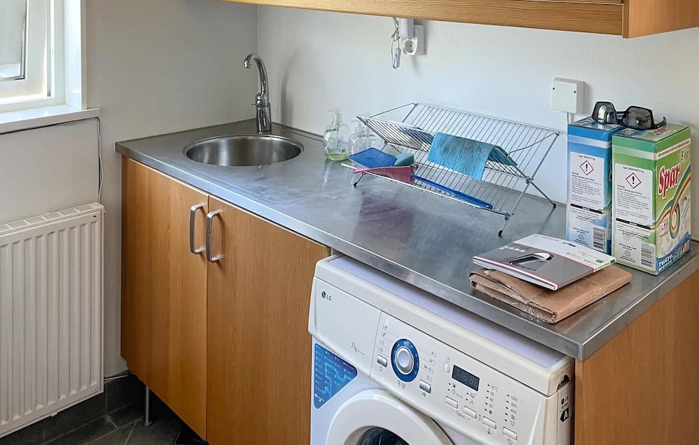 2 Bedroom Gorgeous Home In Tived