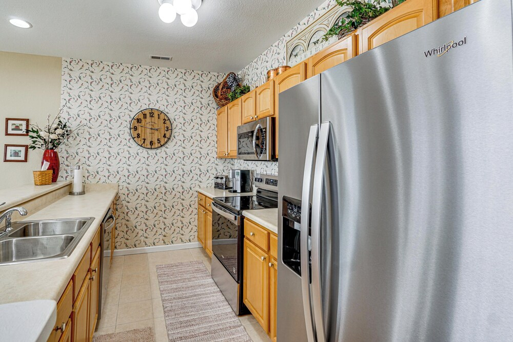 Lake View + Pool Access: Waterfront Ozark Escape!