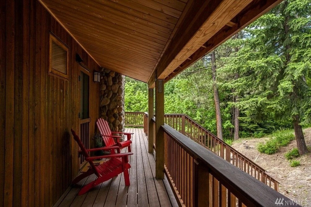 Timber View Lodge - Three Bedroom Home with Hot Tub