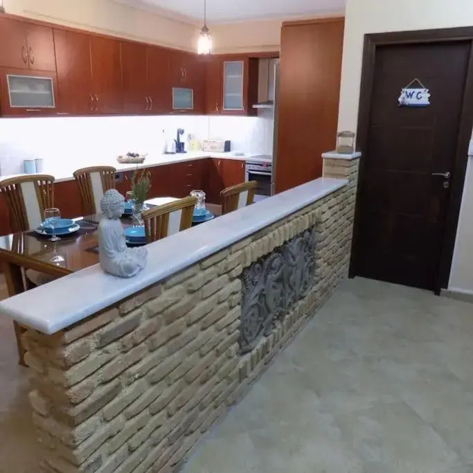 Nikos House Megara