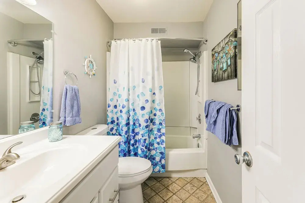 2 Mi to Rehoboth Beach: Condo w/ Pool Access