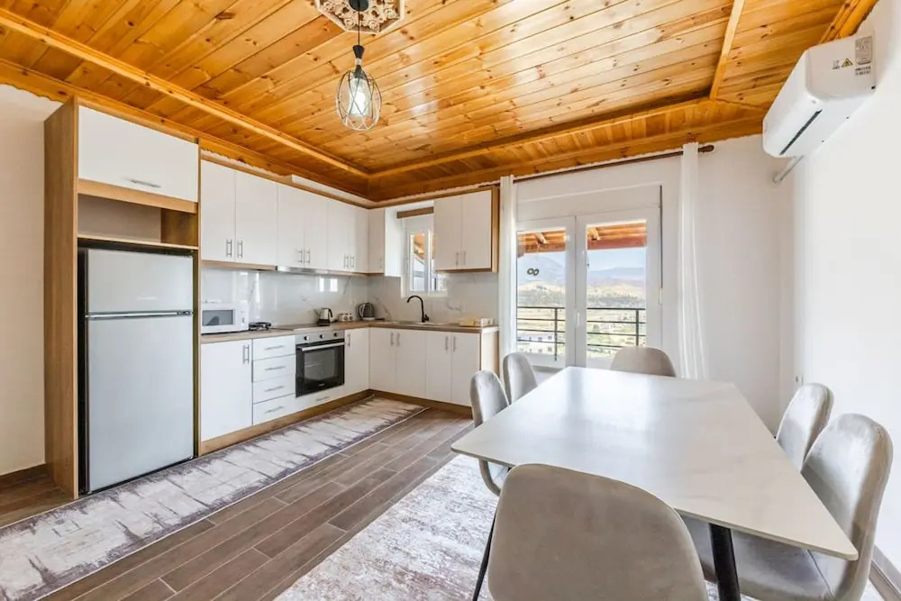Hillside Apartment Gjirokast r 2 2BR With Balcony