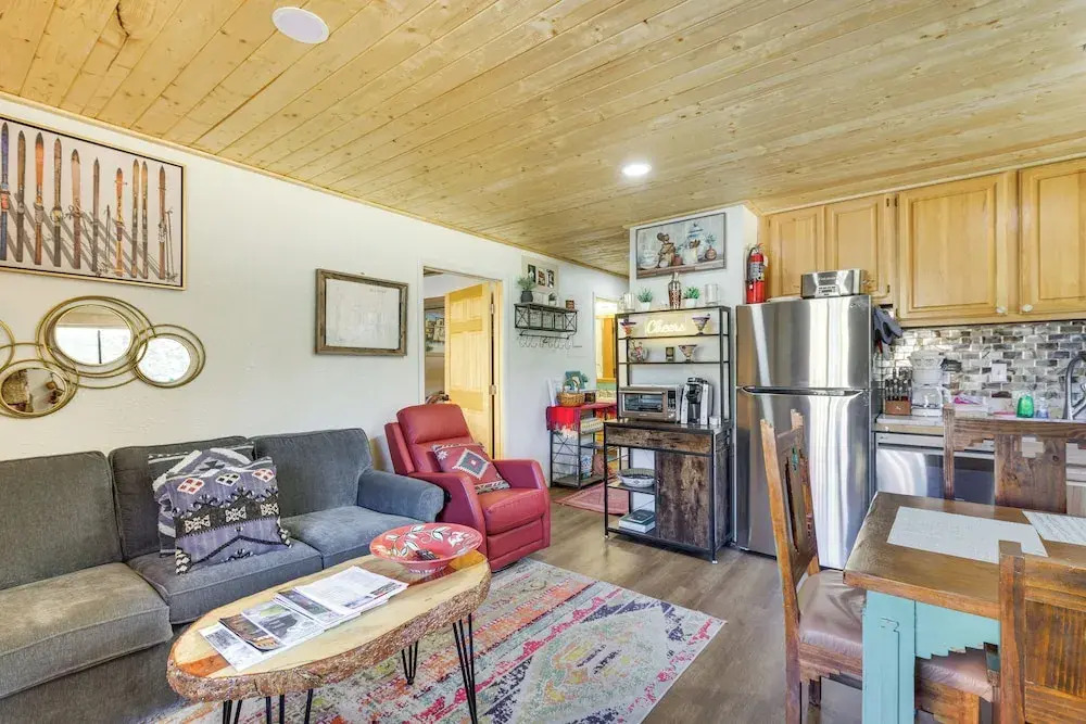 Ski-in Red River Retreat: Balcony, Mountain Views!