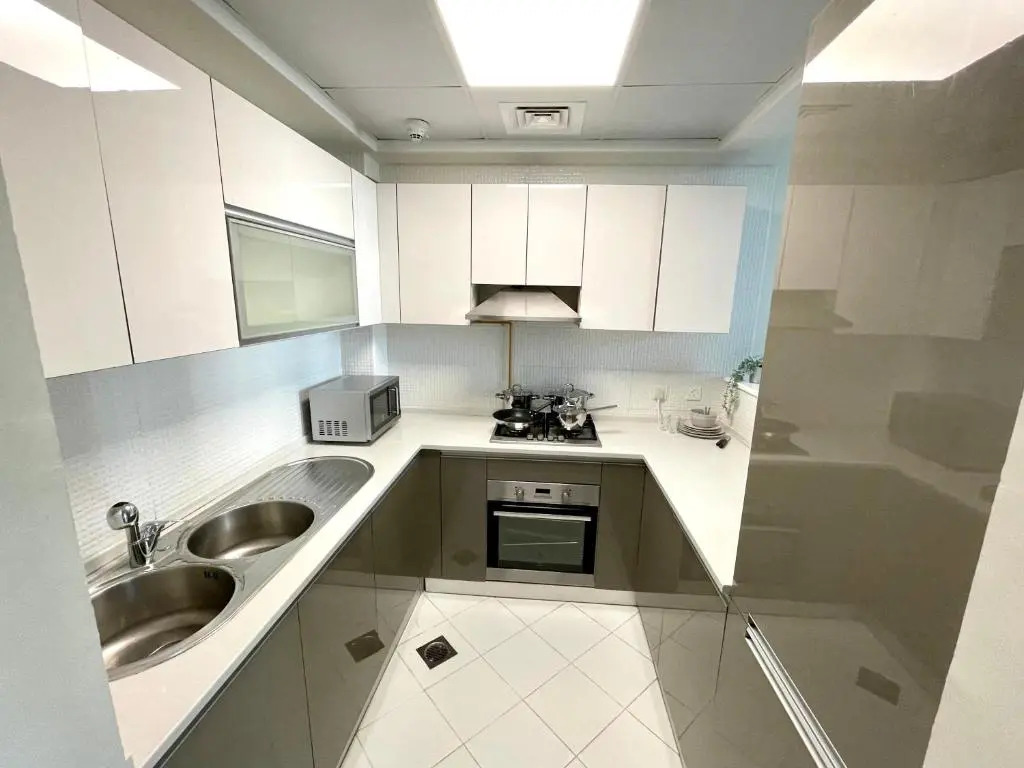 Park View & Spacious One Bedroom Apartment