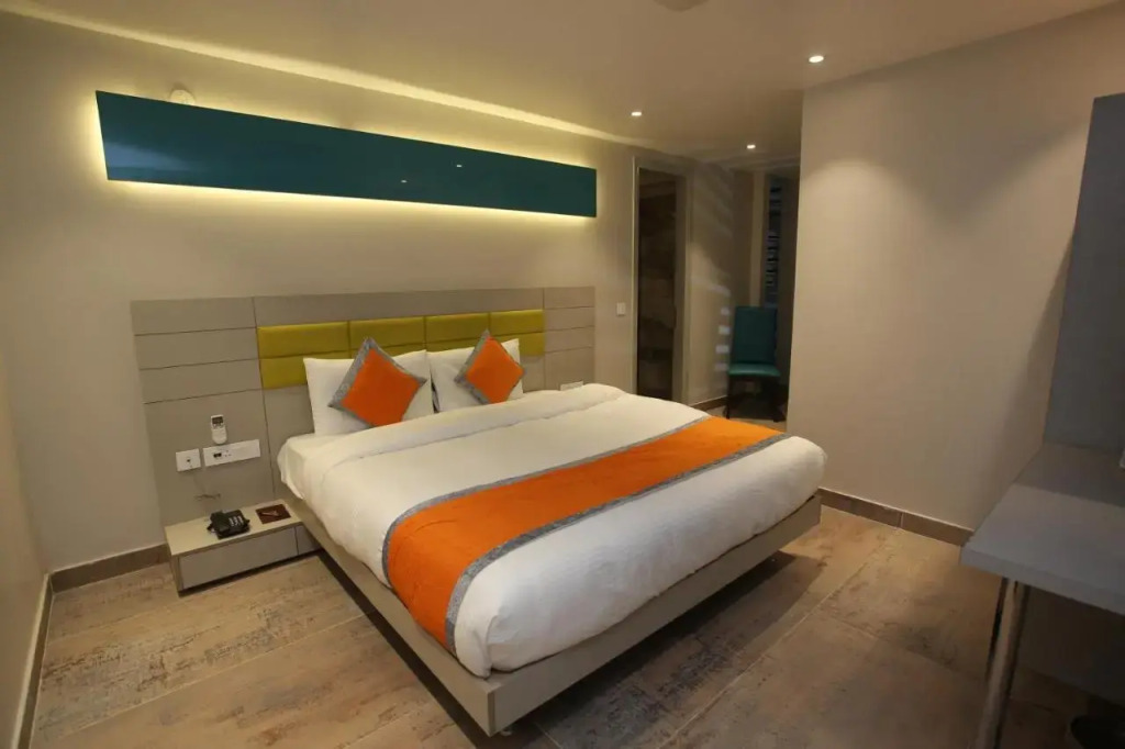 Hotel Kailash Plaza