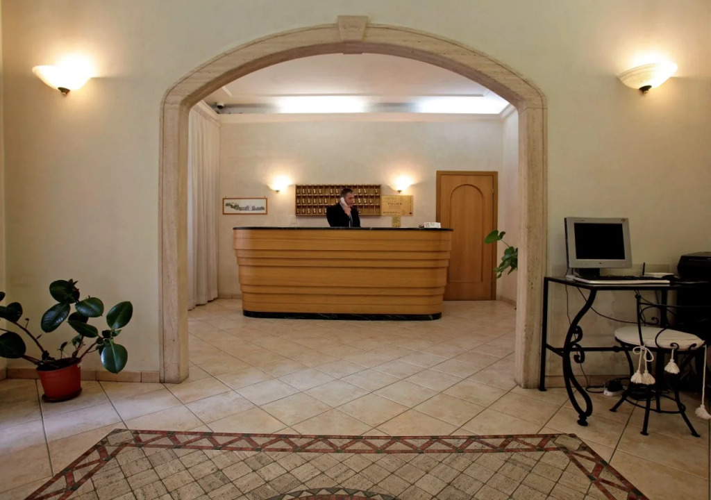 Hotel Embassy