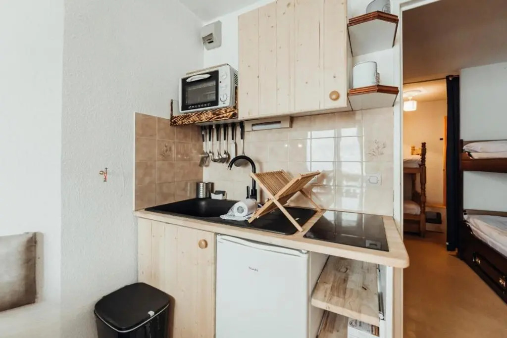 Furnished studio with mountain views next to the Chattrix chairlift Rated 1
