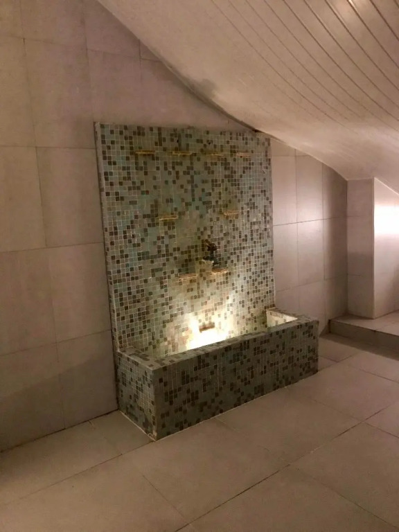 Le Windsor, Jungle Art Hotel