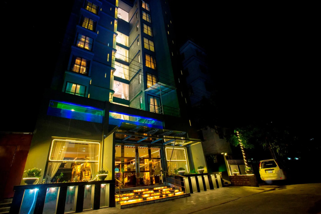 Monsoon Inn