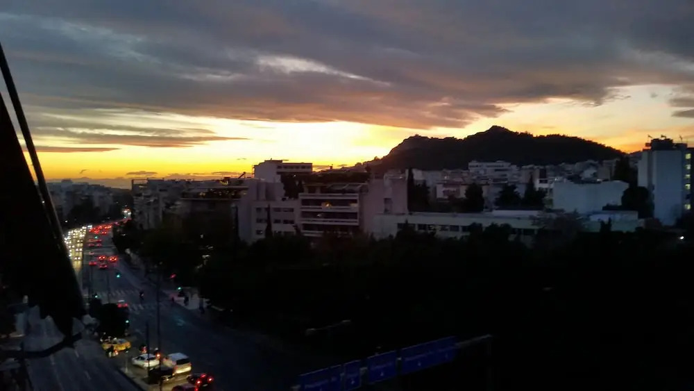 Luxurious 4 Bdrm 3Bath Apt 1- Athens