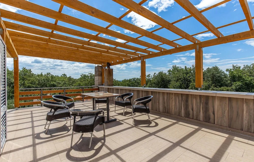 Pet Friendly Home In Smrika