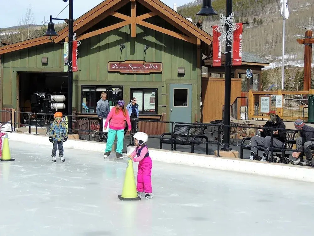 3 Bedroom Condo In River Run With Shared Pool, Hot Tubs, 100 Yards To Gondola