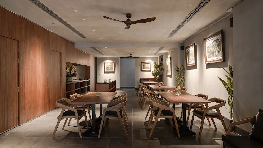 Triple E Hotel Metro Ben Thanh