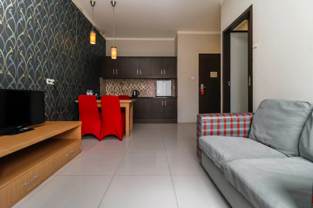 RedDoorz Plus near Pantai Losari
