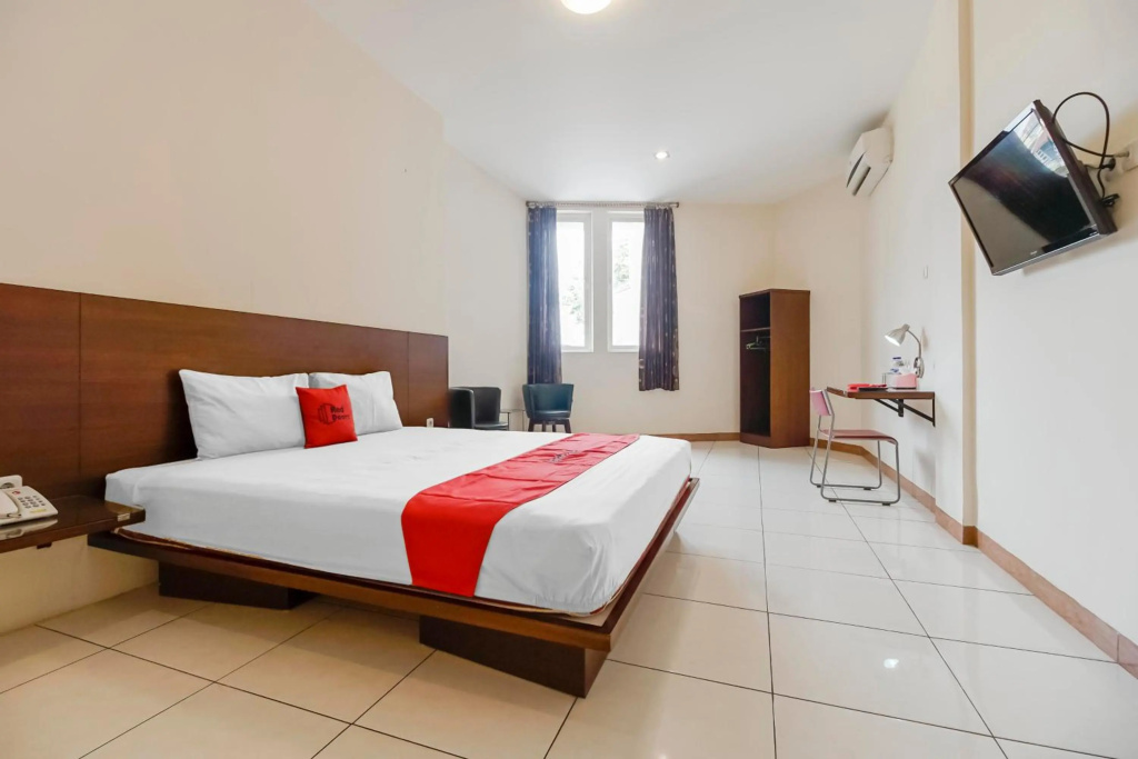 RedDoorz Plus at Karebosi Area 2 Makassar