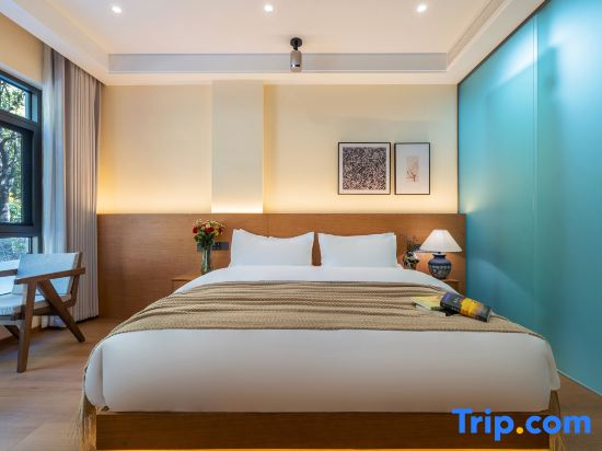 Qianshan Muxue · Sun Goldens · Yulong Snow Mountain View · Golden Snowscape Designer Lodge