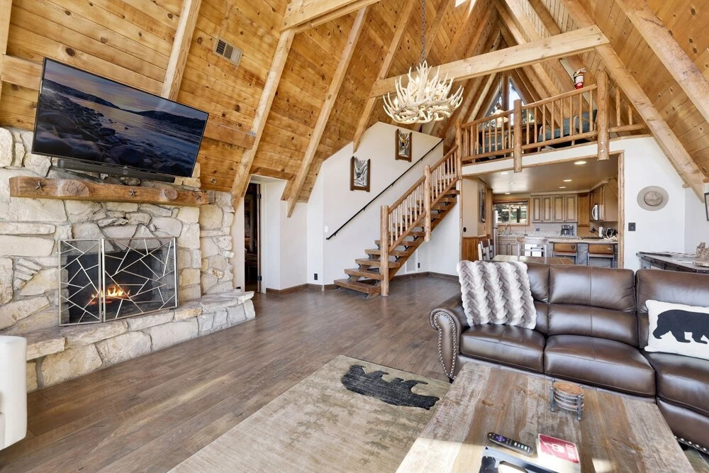 2152-big Bear Den 3 Bedroom Home by RedAwning