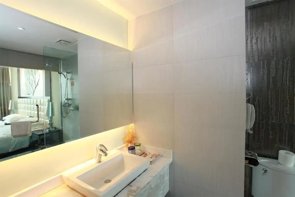 Kunming Long Way Hotel