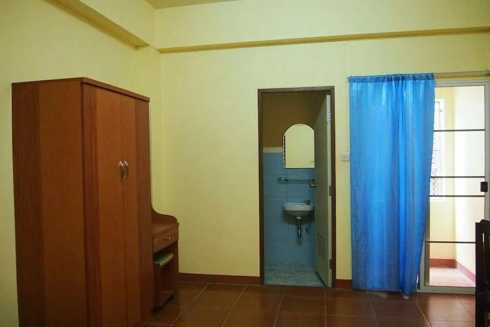 Baan Jaroenporn